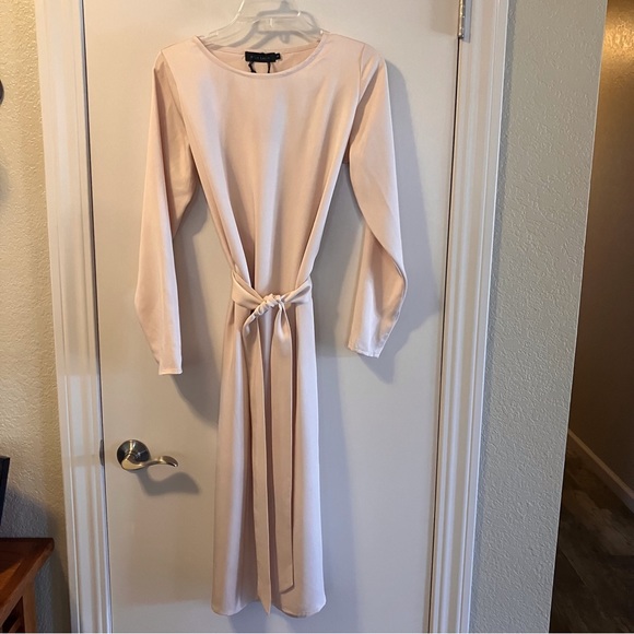 NWT Nich Linen “Audrey” Beige Midi Dress Size S - Picture 9 of 13